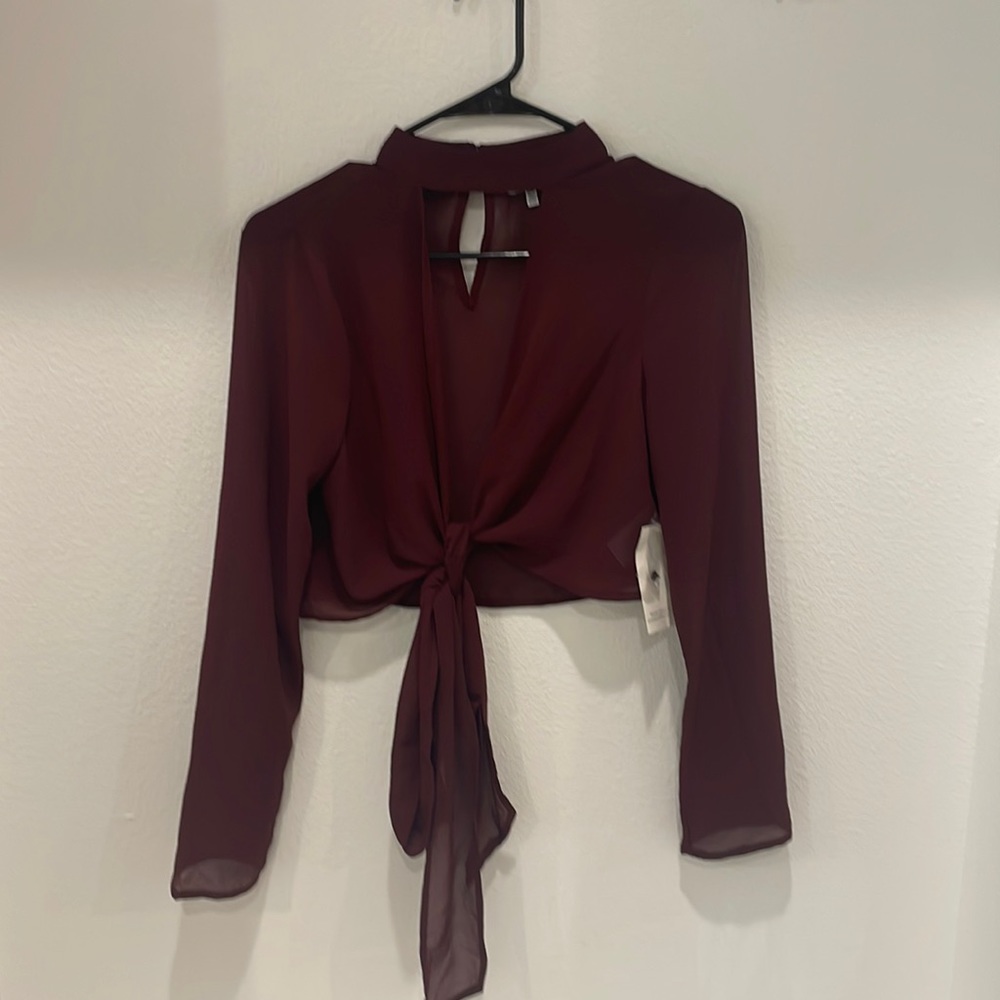 WOMENS SIZE SMALL CROP TOP FROM TOBI